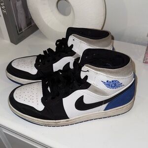 Nike Air Jordan 1 Retro High Sneakers